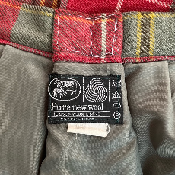 Pure new wool mid length pleated skirt - Picture 6 of 6